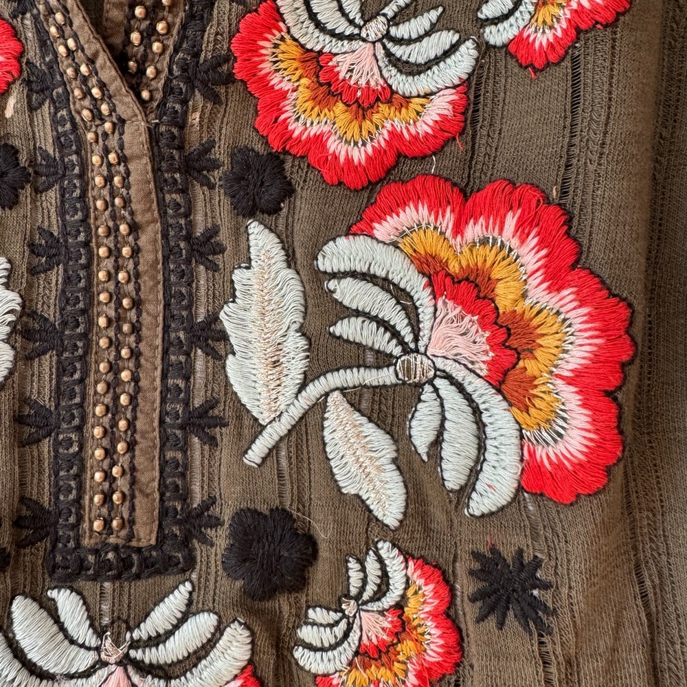 ANTHROPOLOGIE AKEMI KIN EMBROIDERED TOP MEDIUM - Picture 4 of 5